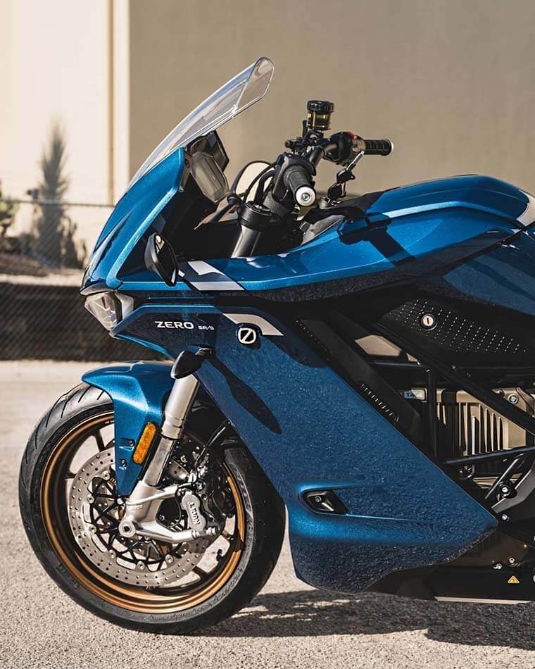 Zero SR/S azul, vista frontolateral
