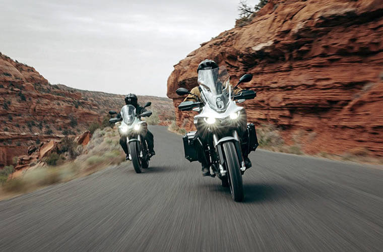 Dos motos Zero DSR-X por las montañas