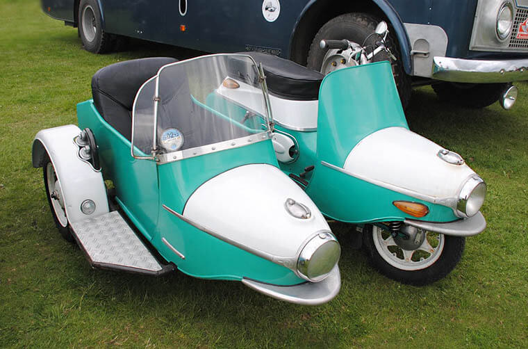 Čezeta Type 501 con sidecar