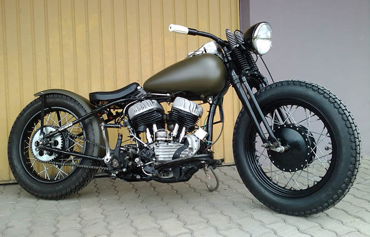 Harley años '40 restaurada