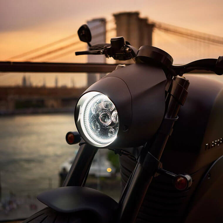 Faro delantero de la Tarform Luna